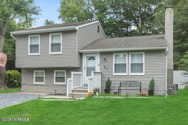 Foto del edificio - 310 Falcon Dr