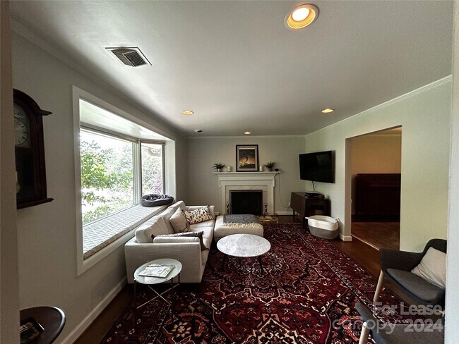 Foto del edificio - 5441 Wintercrest Ln