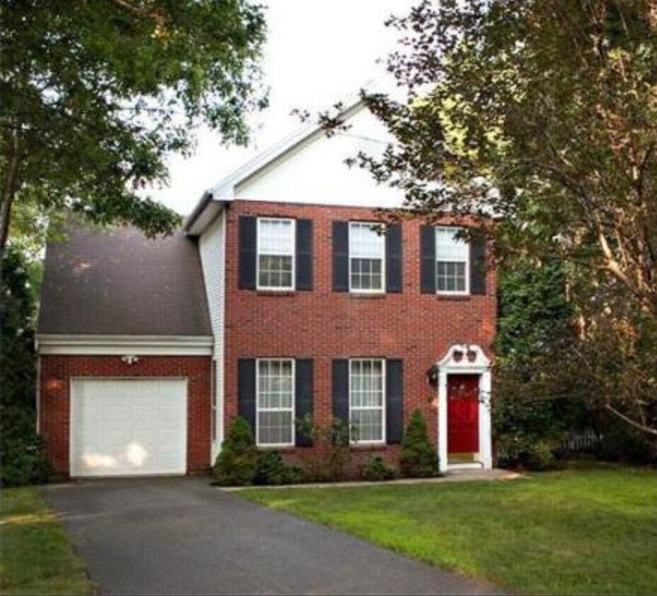 12 Farrington St, Foxboro, MA 02035 House Rental in Foxboro, MA