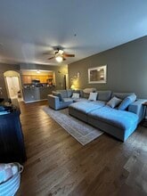Building Photo - 301 Scio Village Ct