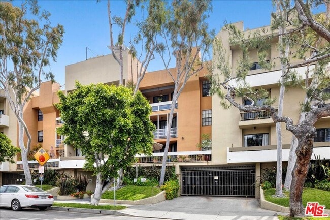 Foto del edificio - 740 Kings Rd