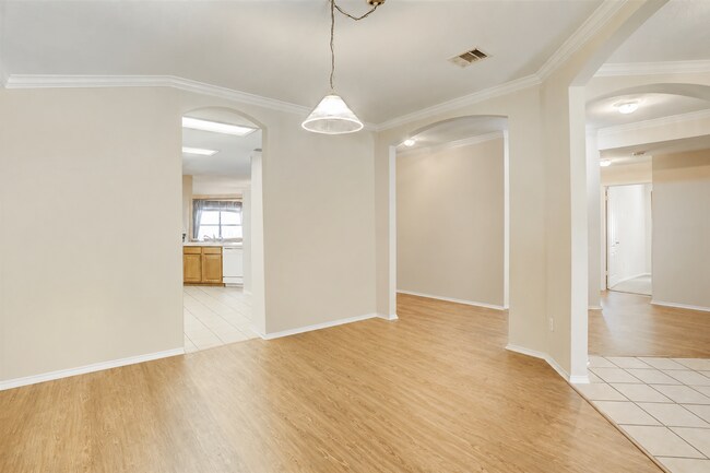 Building Photo - Great home in Blockhouse - Available Now!
