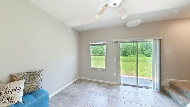 Building Photo - 687 Servia Dr