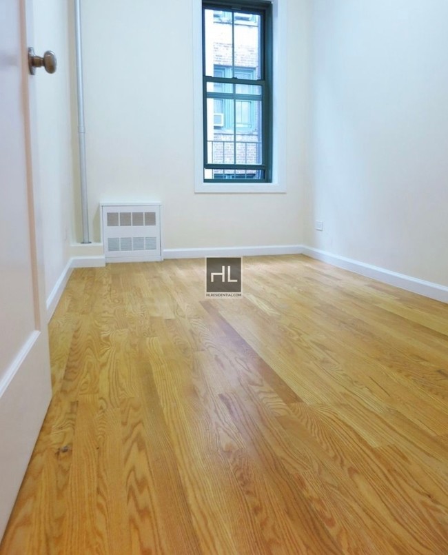 Building Photo - “Junior” 2-BEDROOM + 1 BATHROOM UES APT!
