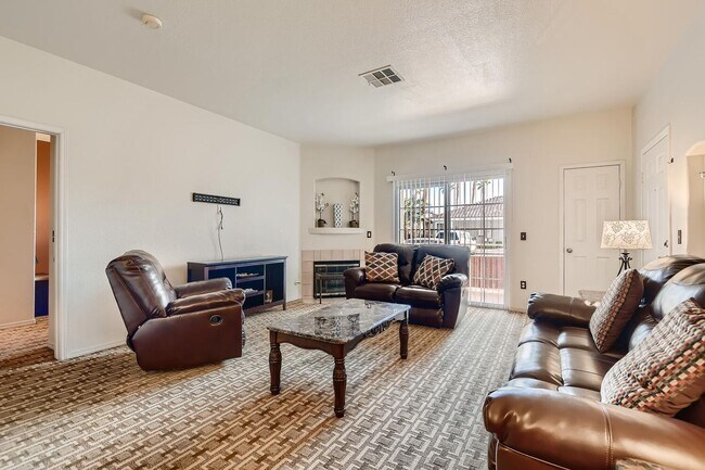 Foto del edificio - 1st Floor Fully Furnished in a Gated North...