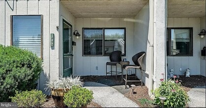 Building Photo - 306 Summit House