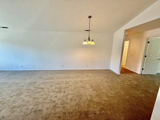 Building Photo - 133 Argall Way