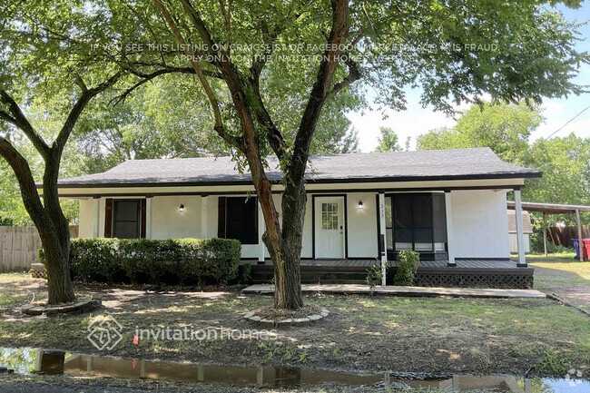 Building Photo - 213 E Gail Ln