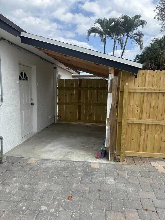 Building Photo - 5686 Elder Dr