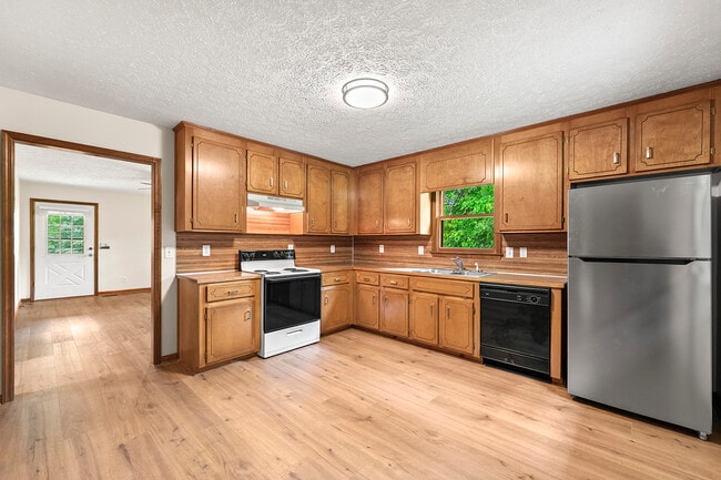 Building Photo - 105 McWhirter Pl