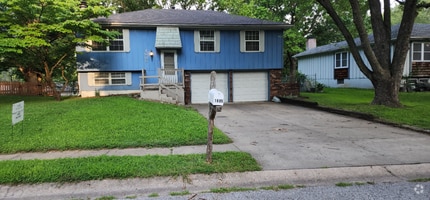 Building Photo - 1605 SE Stratford St