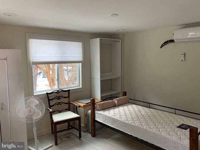 Building Photo - 1295 Colvin Forest Dr