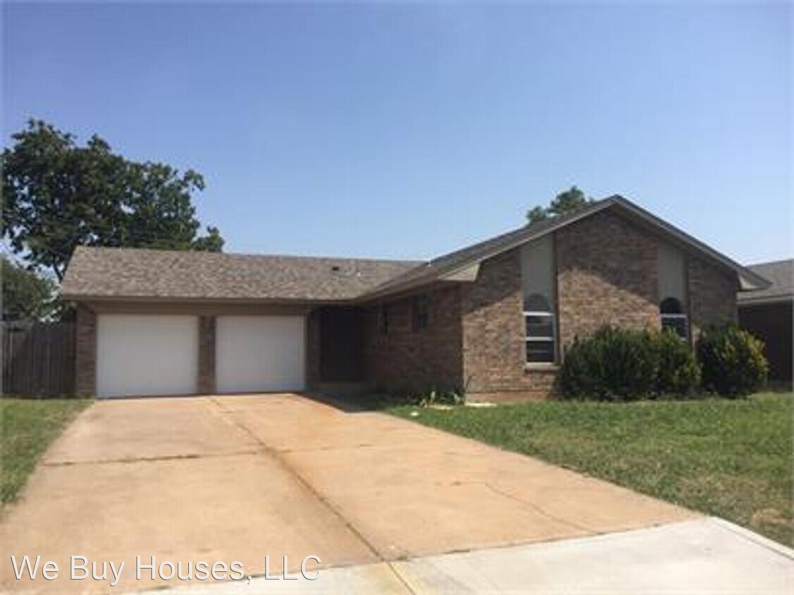 Primary Photo - 3 br, 1.5 bath House - 912 Eagle Dr.