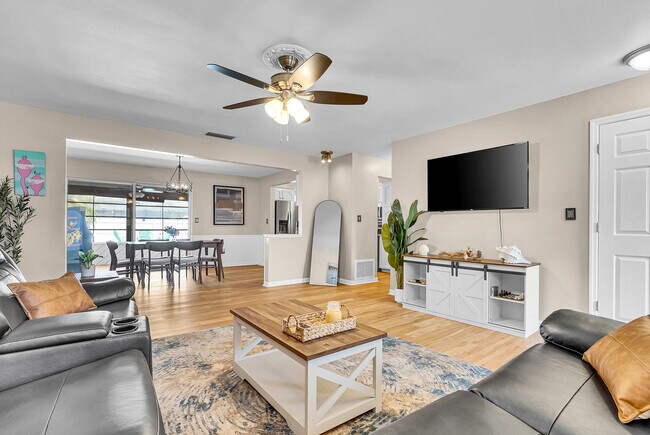 Building Photo - 897 Imperial Dr