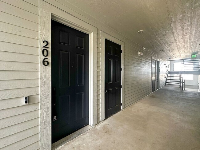 Foto del edificio - LOCATION IS EVERYTHING with this 3bd 2ba c...
