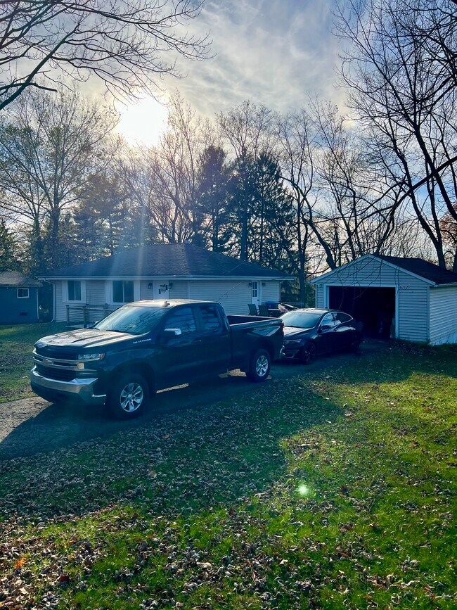 Foto del edificio - 6712 Grove Rd