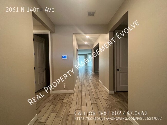 Foto del edificio - COME TOUR TODAY!