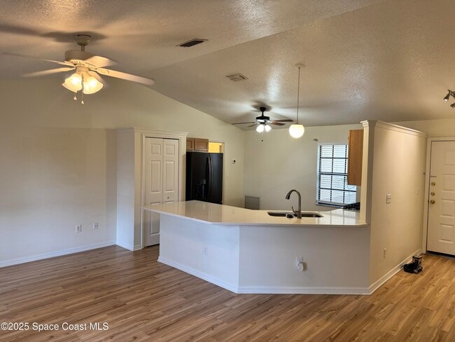 Foto del edificio - 6946 Hammock Lakes Dr