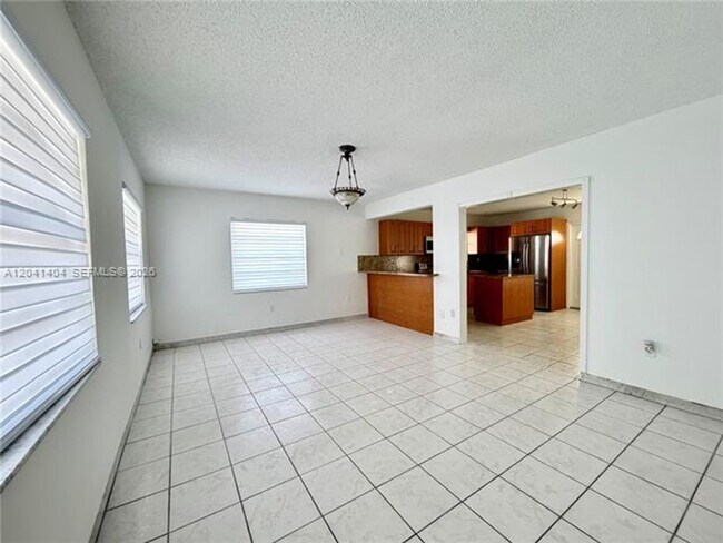 Foto del edificio - 913 NW 22nd Pl