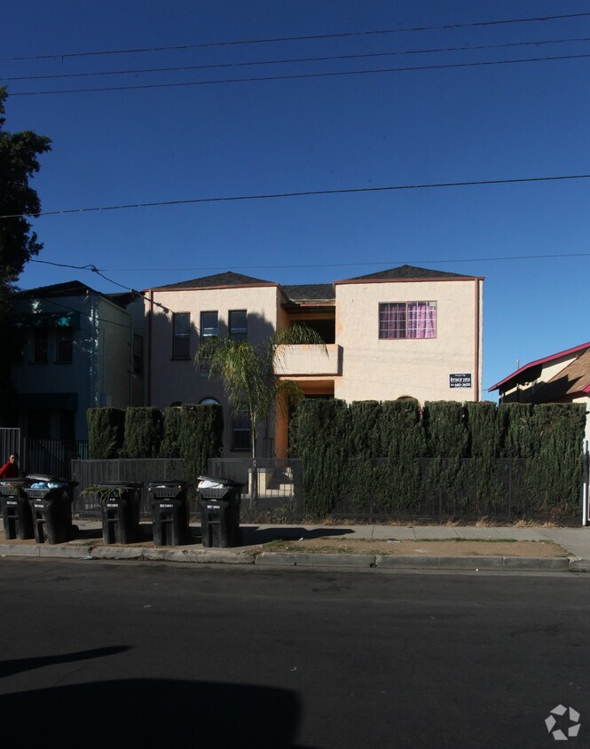 Building Photo - 1155 Kenmore Ave
