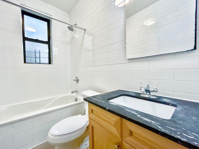 Foto del edificio - 607 W 137th St