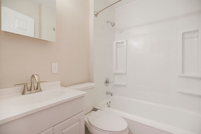 Foto del edificio - ***MOVE-IN SPECIAL***  Pet Friendly - Comp...