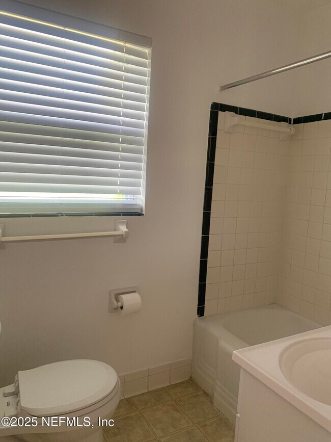 Building Photo - 5780 Cedar Forest Dr E