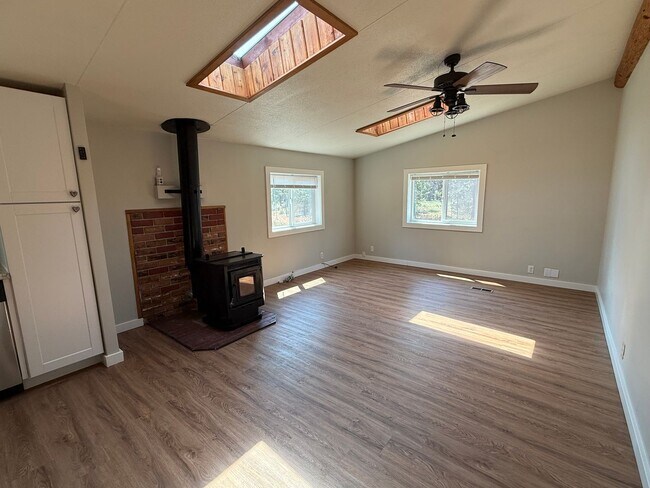 Foto del edificio - Newly Remodeled 3 Bedroom Home