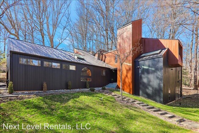 Building Photo - 4 br, 3.5 bath House - 8706 Bellwood Road