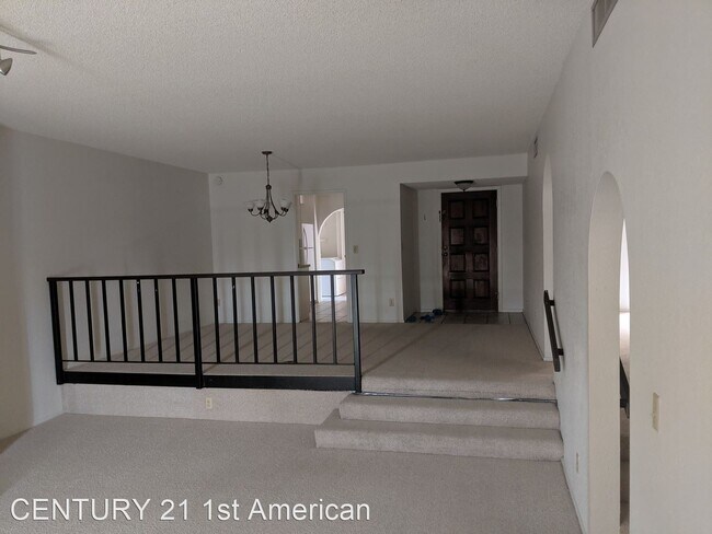 Foto del edificio - 2 br, 2 bath House - 526 N Dodge Blvd