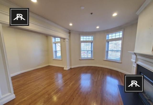 Foto del edificio - 3 bedroom in Brookline MA 02445