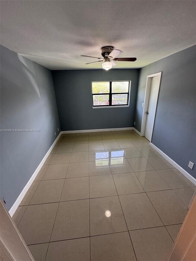 Foto del edificio - 8787 NW 39th St