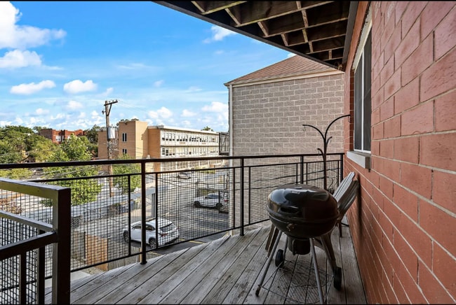Building Photo - 6617 S Ingleside Ave