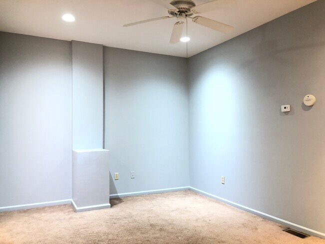 Building Photo - 51 E 21st St