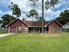 Building Photo - 702 Woods Ct