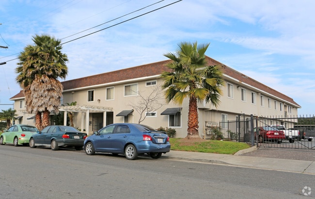Building Photo - Tehama Palms Villa