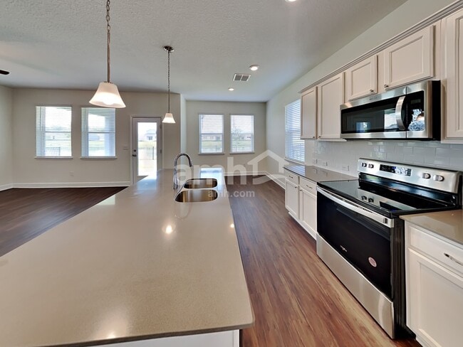 Building Photo - 33860 Night Lily Dr