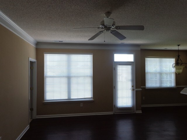 Building Photo - 4614 Sahalee Ln