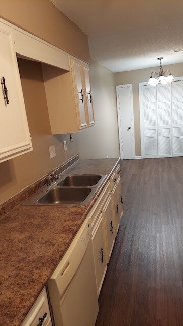 kitchen2 - 2042 Dawson Ln