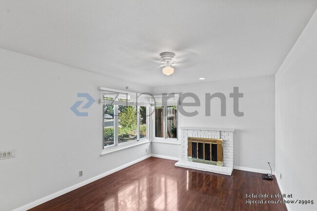 Building Photo - 2320 Regina Ct