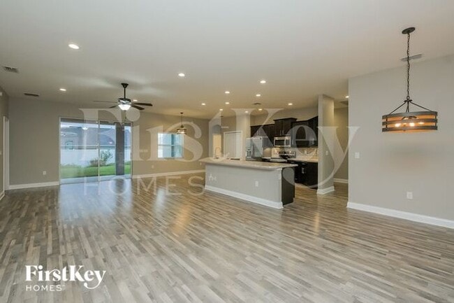 Building Photo - 5952 Valentino Way
