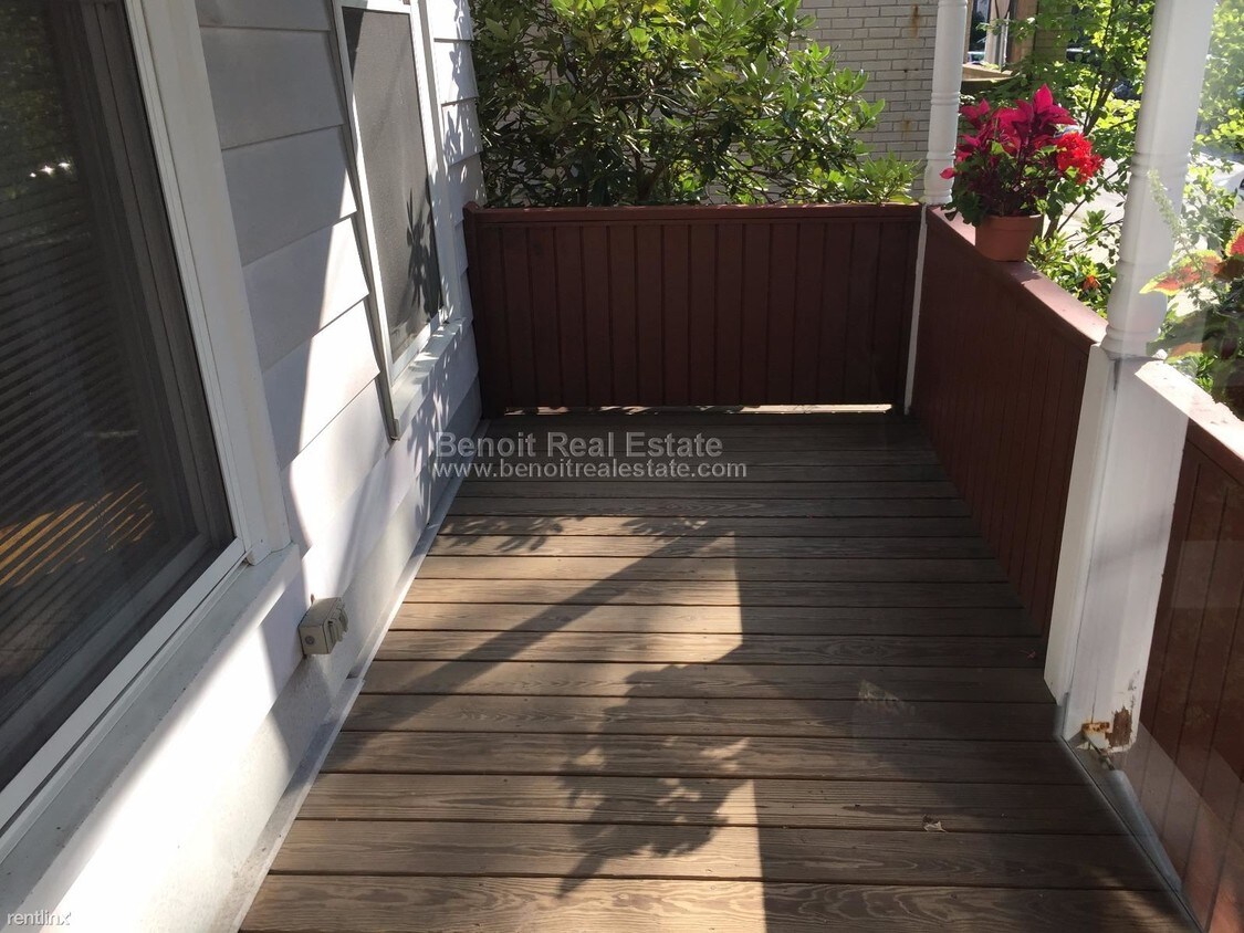 Primary Photo - 36 Elmwood St