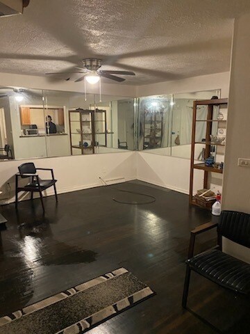 Foto del edificio - 9122 S Parnell Ave