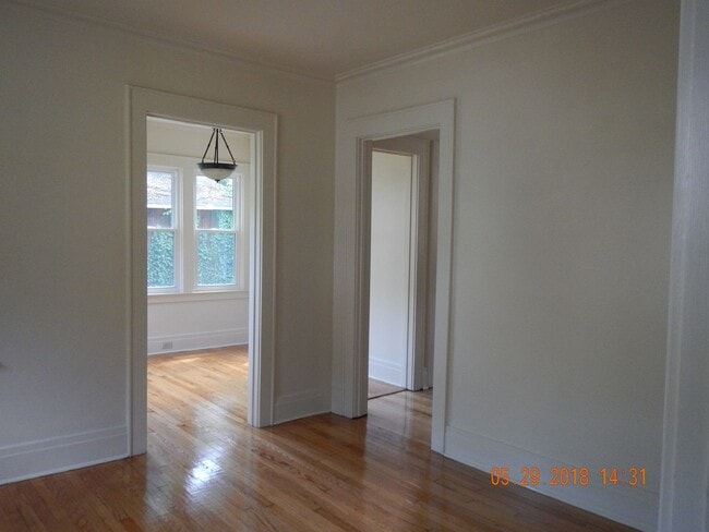 Foto del edificio - Beautiful Corner Lot Home On Quiet Residen...