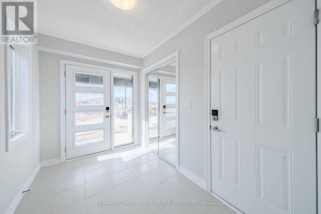 Building Photo - 1220 Greentree Path