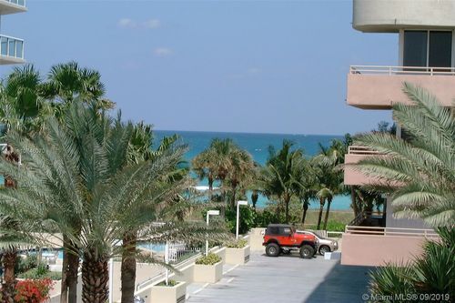 Primary Photo - 8800 Collins Ave