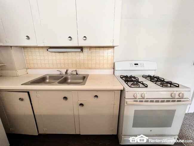 Foto del edificio - 1326 E 9th St