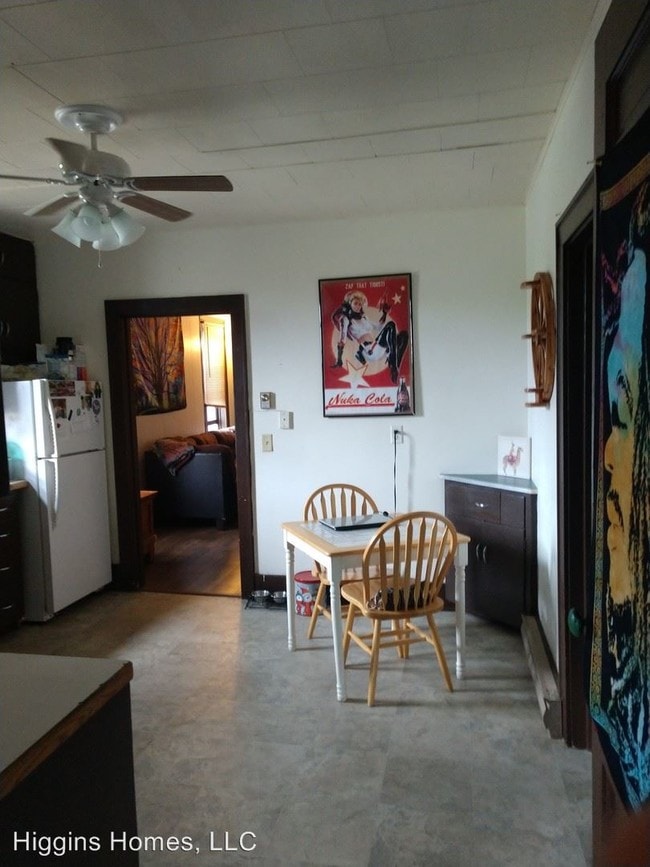 Building Photo - 2 br, 1 bath Apartment - 515 4th St.