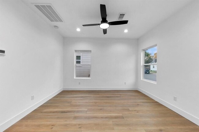 Building Photo - 2801 Nettleton St