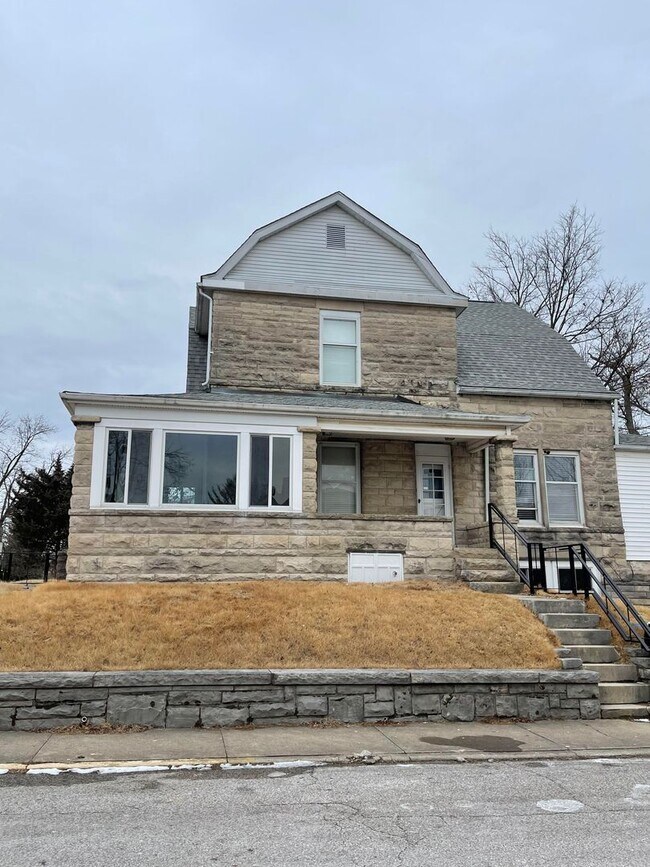 Building Photo - 521 S Grant St